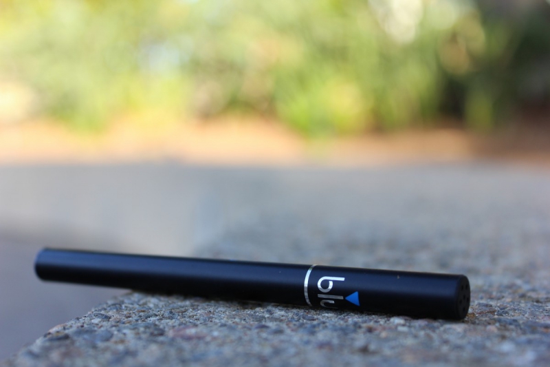 ecommerce-PEILLE-min_e_cigarette_vaping_blu_cigs_blu_electronic_cigarette_tobacco_cigarette_smoke-637061